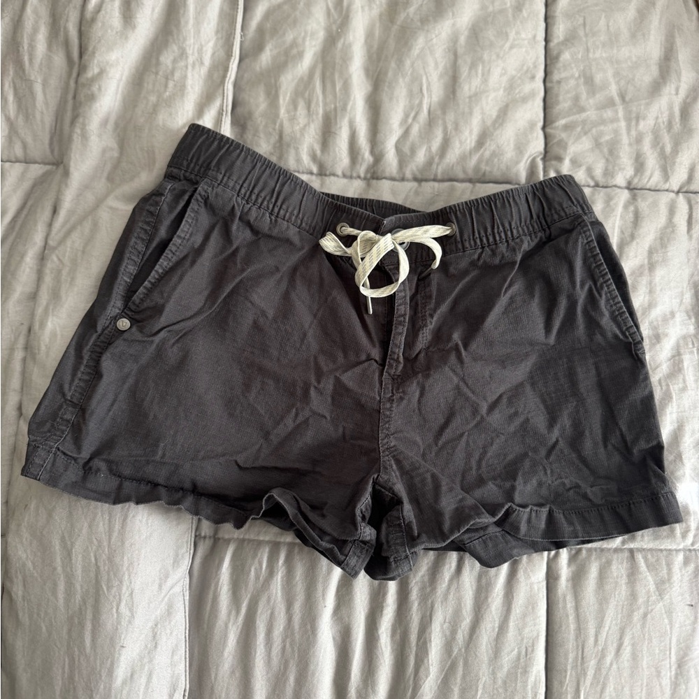 Vuori Charcoal Women's Cargo Shorts